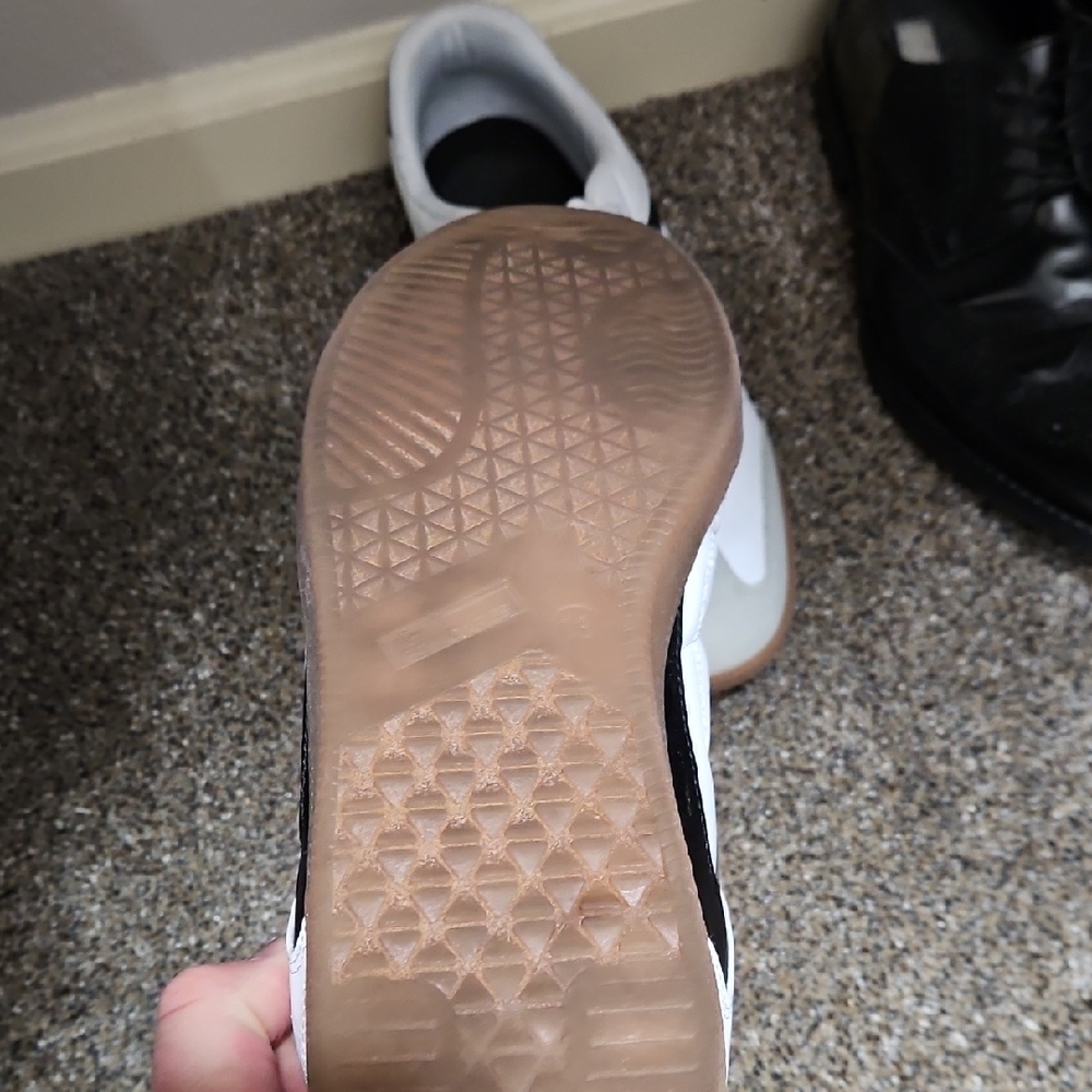 No Boundaries White and Black Men's Sneakers - Picture 2 of 3